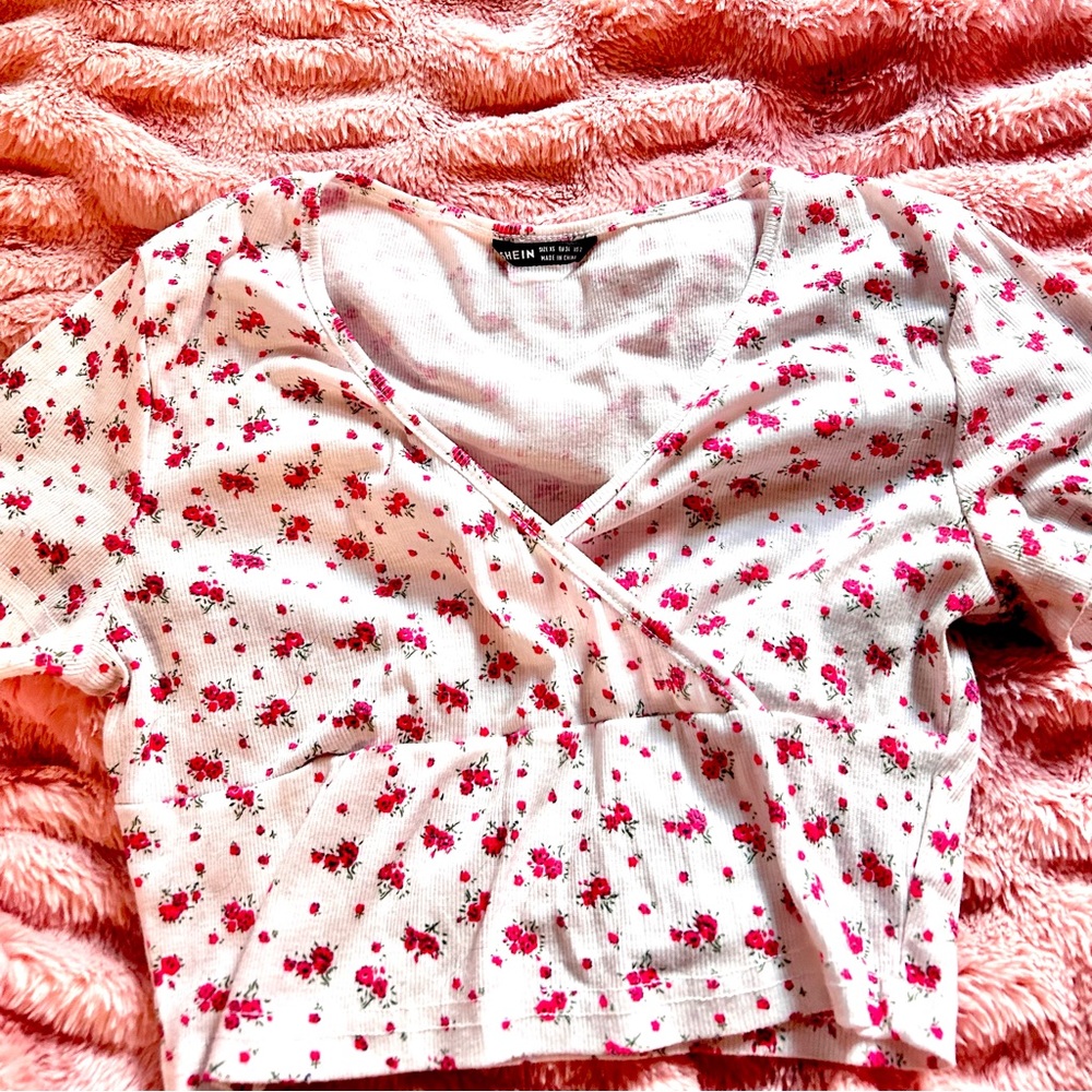 Floral crop top #fashion #crop top #style